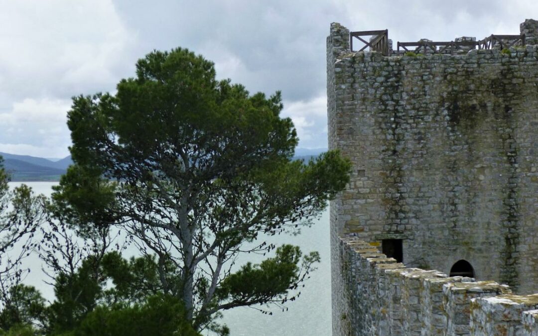 Rocca del Leone, a terrace over Trasimeno Lake