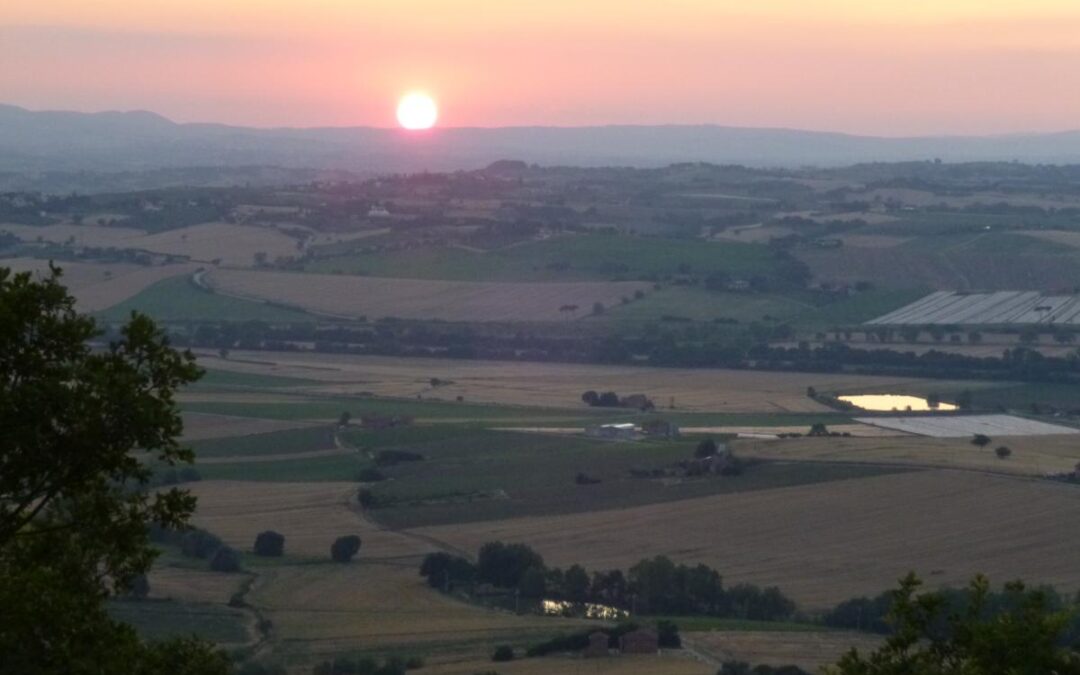 Panicale and its terrace over Lake Trasimeno